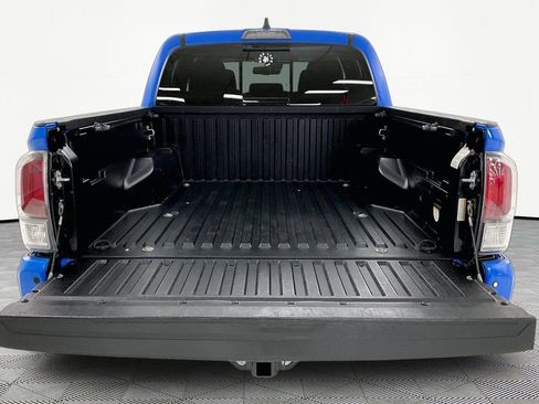 Used 2021 Toyota Tacoma TRD Off-Road w/ Technology Package AWD/4WD image 7