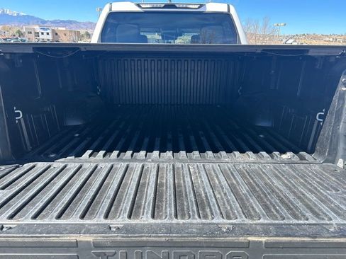 Used 2022 Toyota Tundra SR5 w/ SR5 Convenience Package AWD/4WD image 27