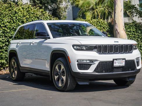Used 2022 Jeep Grand Cherokee Limited 4xe w/ Luxury Tech Group II AWD/4WD image 3