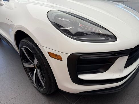 Used 2026 Porsche Macan AWD/4WD image 29