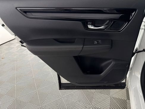 Used 2024 Honda CR-V Sport Touring image 11