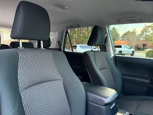 Used 2023 Toyota 4Runner TRD Off-Road image 28