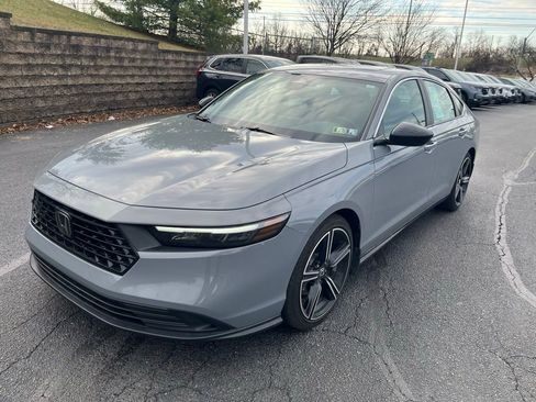 Used 2023 Honda Accord Sport image 3