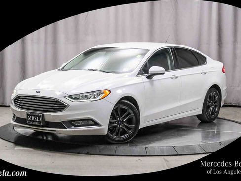 Used 2018 Ford Fusion SE w/ Equipment Group 201A image 1