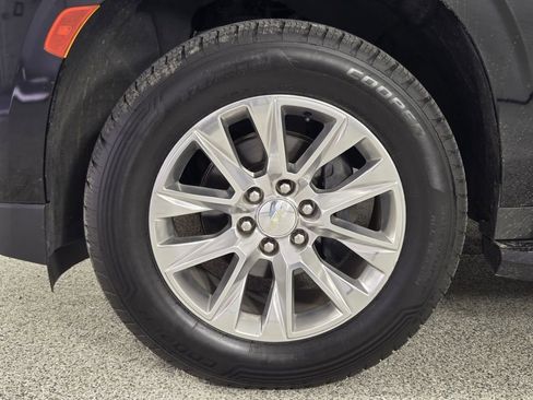 Used 2022 Chevrolet Suburban Premier RWD image 13