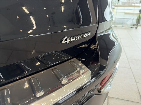 Certified 2024 Volkswagen Taos SE image 8