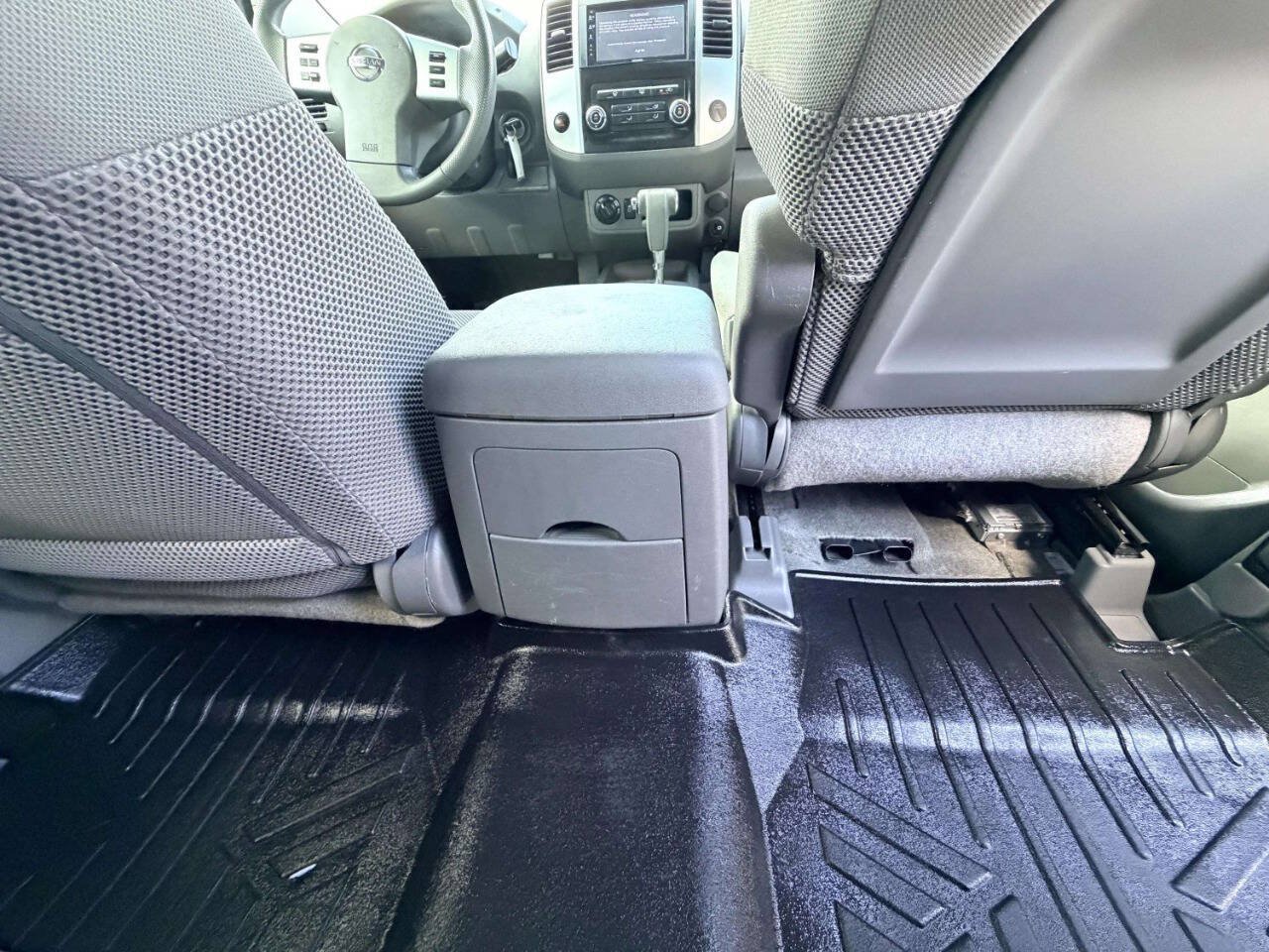 Used 2013 Nissan Frontier SV AWD/4WD image 27
