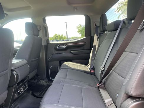 Used 2023 Chevrolet Silverado 1500 RST w/ Z71 Off-Road Package AWD/4WD image 4