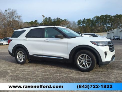 Used 2025 Ford Explorer Active w/ Active Comfort Package image 1