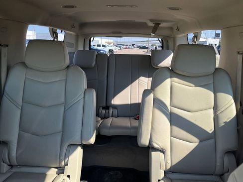 Used 2020 Cadillac Escalade ESV Luxury image 38