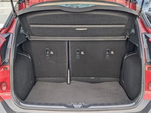 Used 2019 Nissan Kicks SV image 17