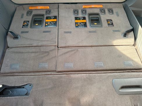 Used 2011 Toyota Sienna image 18