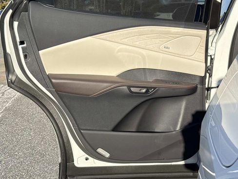 Used 2025 Lexus RX 450h AWD w/ Convenience Package image 13