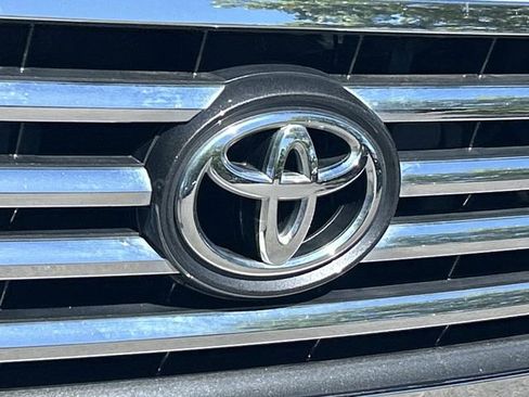 Used 2020 Toyota Sequoia Platinum AWD/4WD image 11