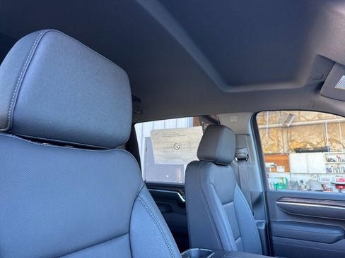 New 2026 GMC Sierra 2500 SLT w/ SLT Premium Package image 17