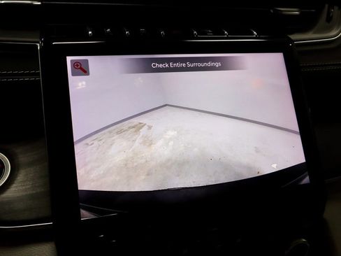 Used 2023 Jeep Grand Cherokee L Overland image 2