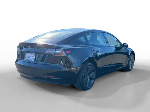 Used 2023 Tesla Model 3 Standard Range image 5