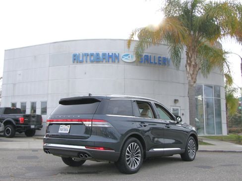 Used 2022 Lincoln Aviator Reserve image 6
