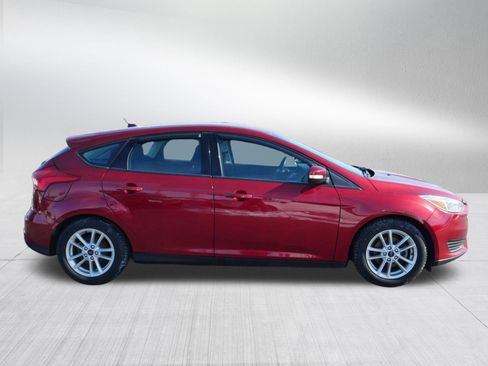 Used 2015 Ford Focus SE w/ SE Cold Weather Package image 8