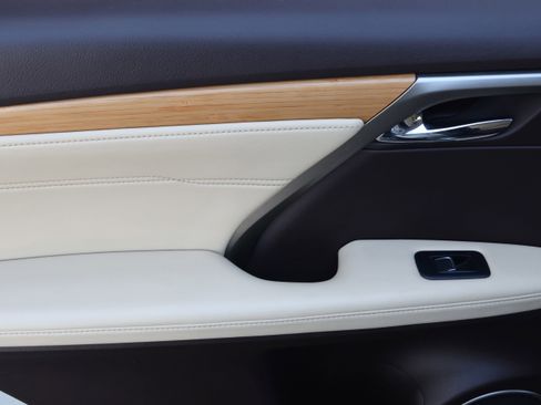 Used 2018 Lexus RX 350L FWD image 34