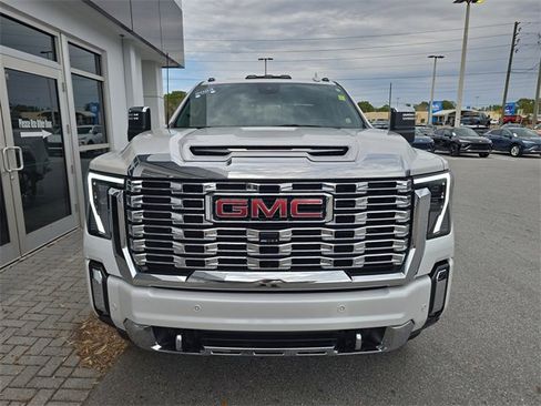 Certified 2024 GMC Sierra 2500 Denali w/ Denali Reserve Package image 2