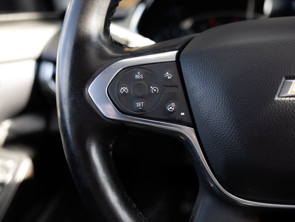 Used 2021 Chevrolet Traverse Premier AWD/4WD image 16