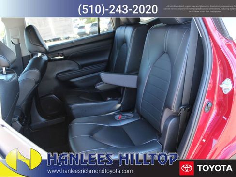 Used 2023 Toyota Highlander XLE image 15