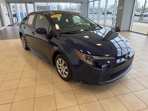 Used 2023 Toyota Corolla LE image 5