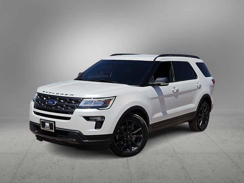 Used 2018 Ford Explorer XLT w/ Equipment Group 202A FWD image 1