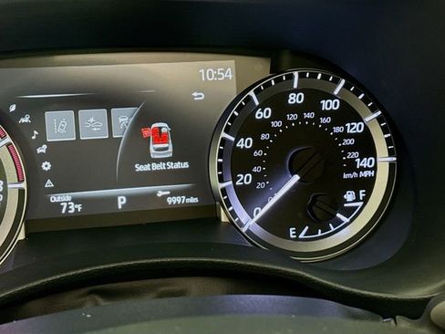 Used 2023 Toyota Highlander XLE AWD/4WD image 12