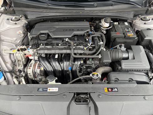 Used 2022 Hyundai Elantra SEL w/ Convenience Package FWD image 18
