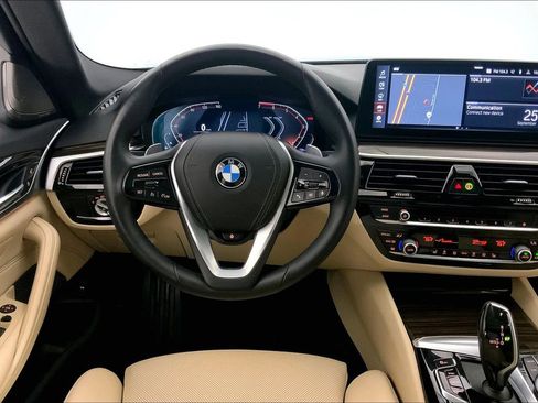 Certified 2023 BMW 530i xDrive w/ Premium Package image 4