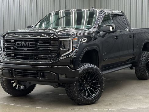Used 2025 GMC Sierra 1500 AT4 w/ AT4 Premium Package AWD/4WD image 1