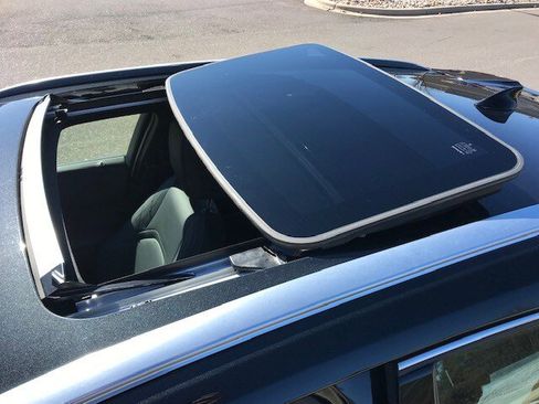 Used 2023 Lexus UX 250h FWD w/ Premium Package image 9