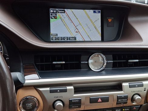 Used 2016 Lexus ES 350 w/ Navigation System Package FWD image 17