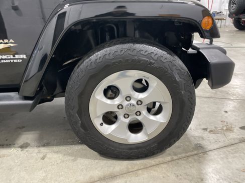 Used 2014 Jeep Wrangler Unlimited Sahara w/ Connectivity Group image 7