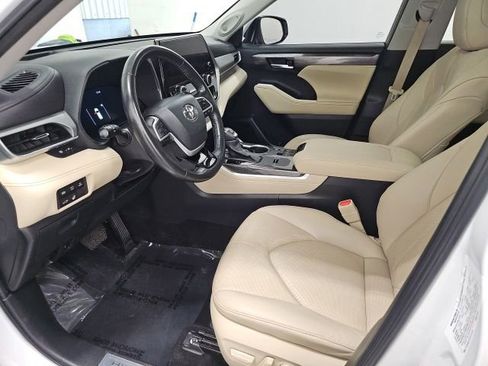Used 2023 Toyota Highlander Platinum AWD/4WD image 14