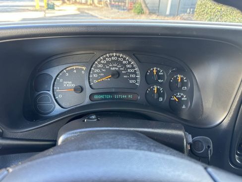 Used 2004 Chevrolet Silverado 2500 4x4 Crew Cab image 21