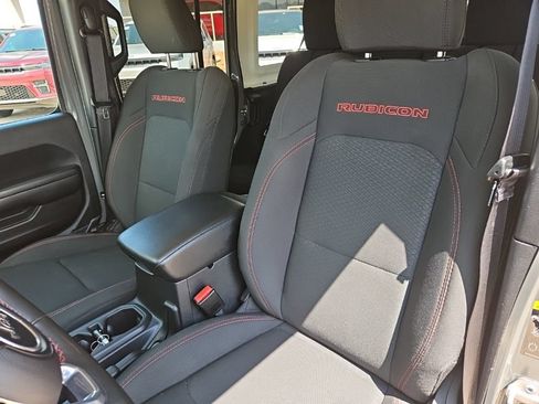 Used 2021 Jeep Wrangler Unlimited Rubicon AWD/4WD image 14