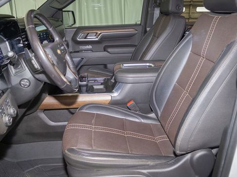 Used 2022 Chevrolet Silverado 1500 High Country w/ High Country Premium Package AWD/4WD image 13
