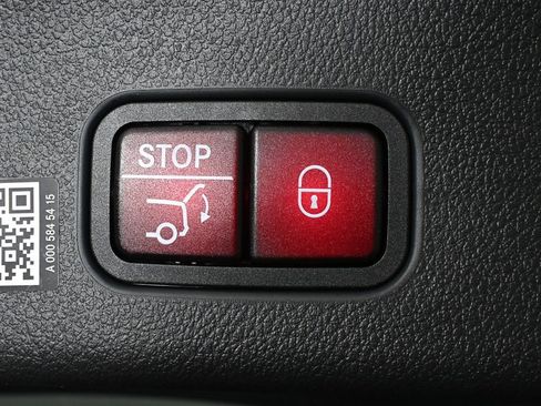 New 2026 Mercedes-Benz GLC 300 4MATIC image 30