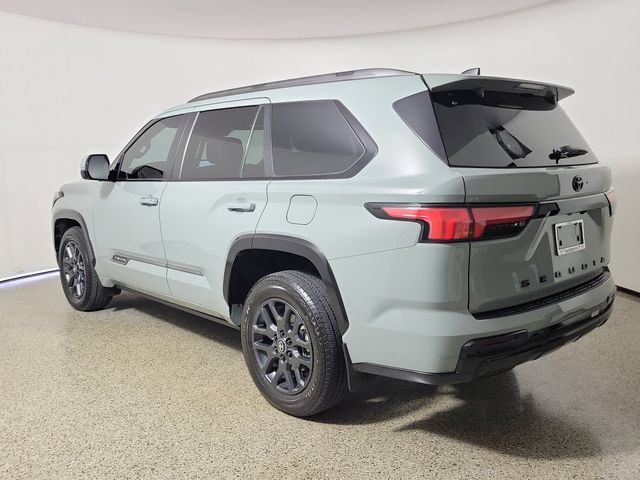 Used 2025 Toyota Sequoia Platinum AWD/4WD image 7