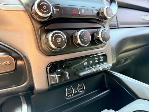 Used 2021 RAM 2500 Big Horn w/ Night Edition AWD/4WD image 28