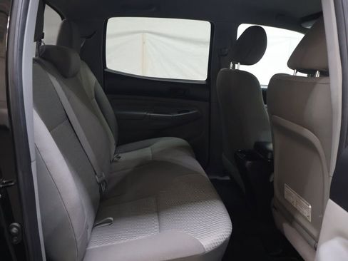 Used 2015 Toyota Tacoma Base w/ SR5 Package image 12