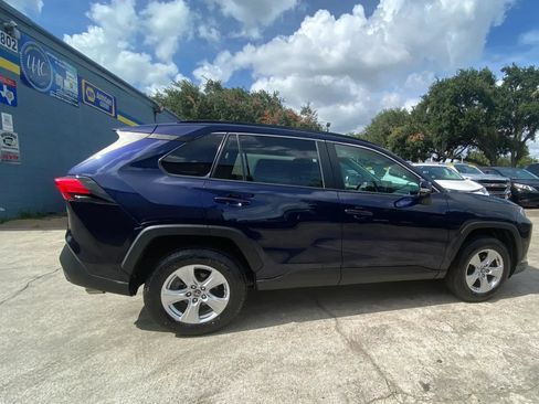 Used 2019 Toyota RAV4 XLE w/ Carpet Mat Package AWD/4WD image 9