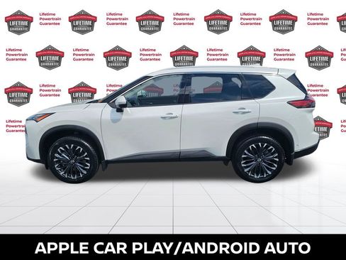 Used 2025 Nissan Rogue SL w/ Tech Package image 2