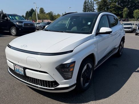 Certified 2025 Hyundai Kona Limited FWD image 1