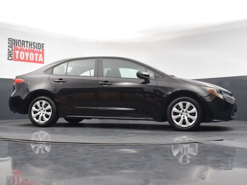 Used 2025 Toyota Corolla LE FWD image 27
