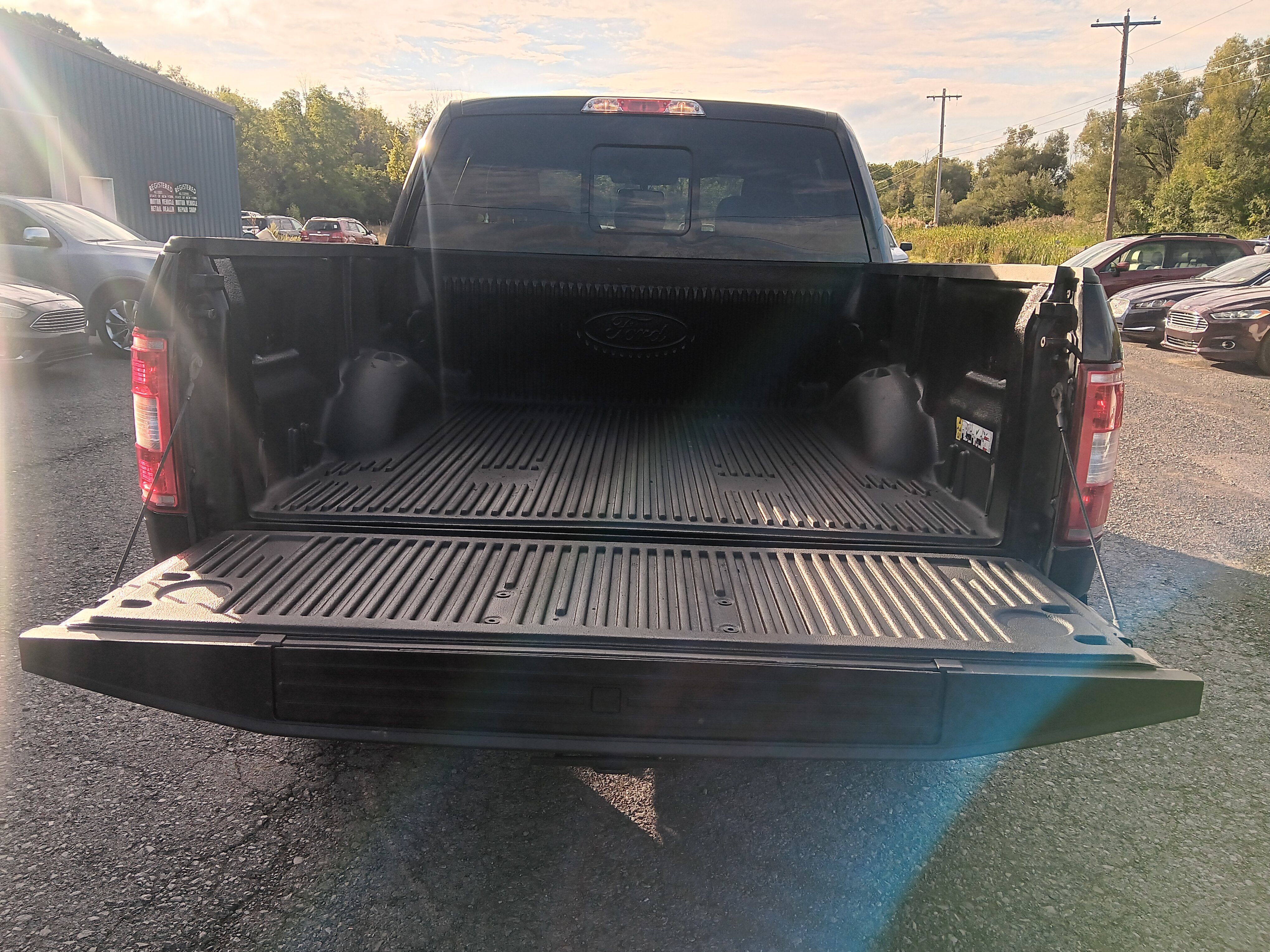 Used 2019 Ford F150 XLT w/ Equipment Group 302A Luxury AWD/4WD image 4
