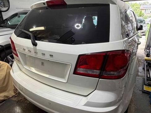 Used 2018 Dodge Journey SE w/ Safe & Sound Group FWD image 10